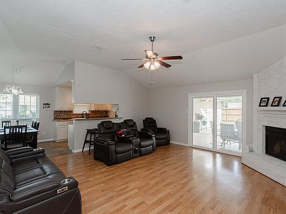 4th image of 2905 Hamm Rd