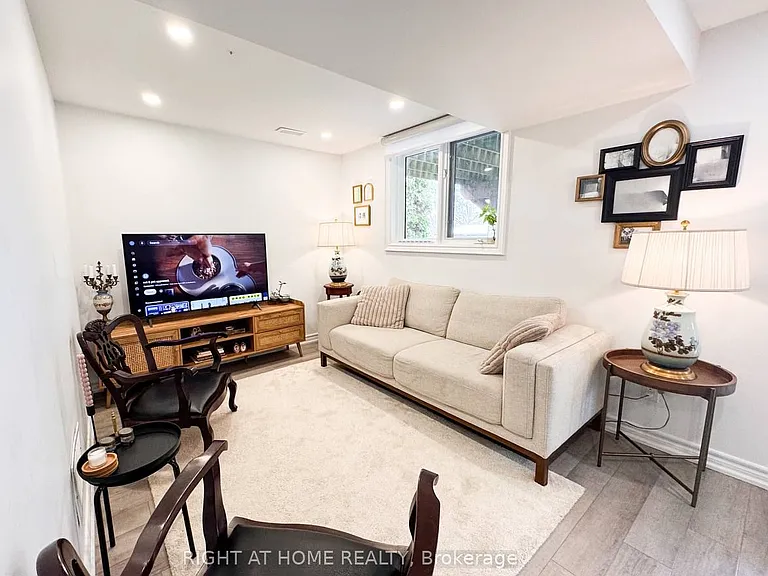 361 Gaston Pl #B — Photo 1