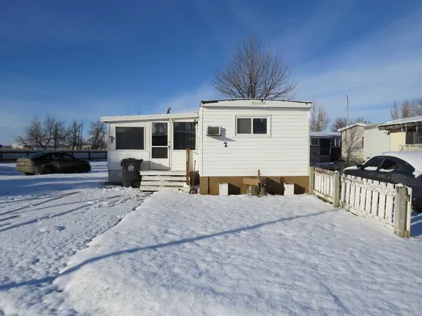 7 Parkland Ests, Raymond, AB T0K 2S0