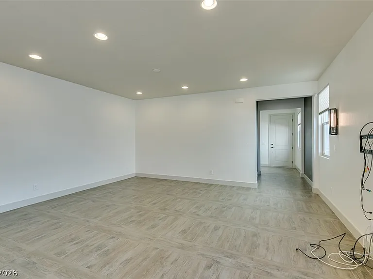 9009 Janice Glen Ave — Photo 8