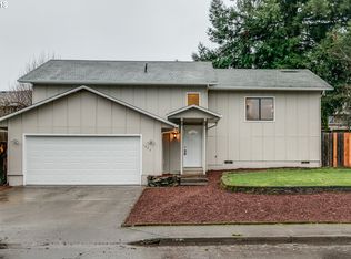1422 S 7th St, Cottage Grove, OR 97424