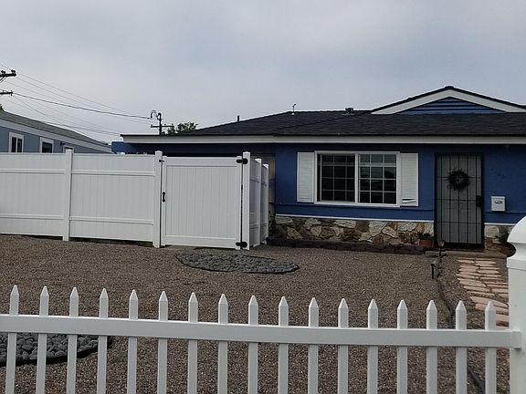 2nd image of 4706 Clairemont Dr