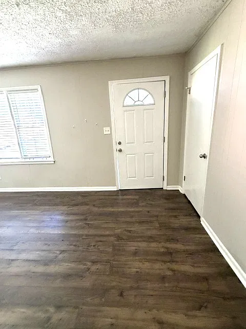 2 bed, 975 sqft, $1,495 — Photo 2