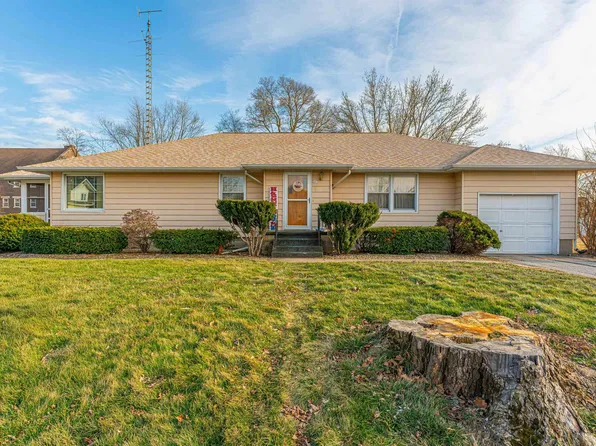 207 SW 3rd St, Atlanta, IL 61723