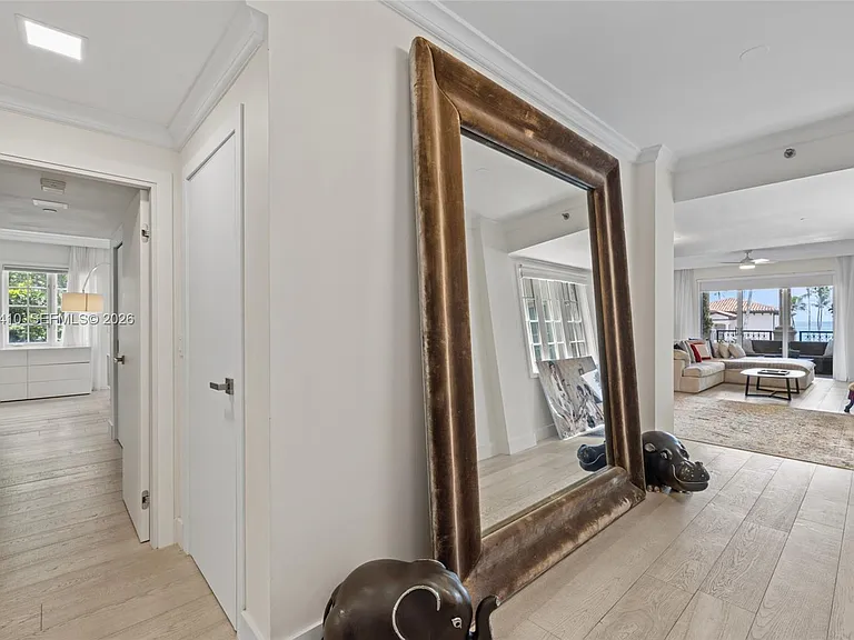 19122 Fisher Island Dr #19122 — Photo 32