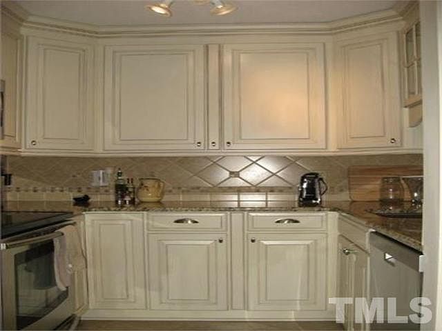 2nd image of 4110 Sedgewood Dr APT 306