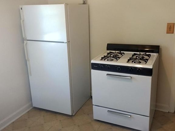 5th image of 4705 W Dakota St
