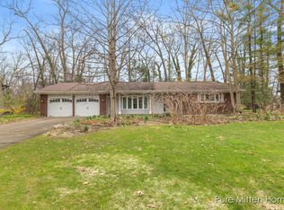 3290 Bentwood Dr SE, Grand Rapids, MI 49546