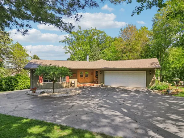 554 Baintree Rd, Davis, IL 61019