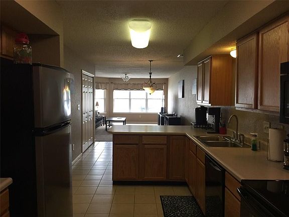 3rd image of 5336 Thornridge Pl