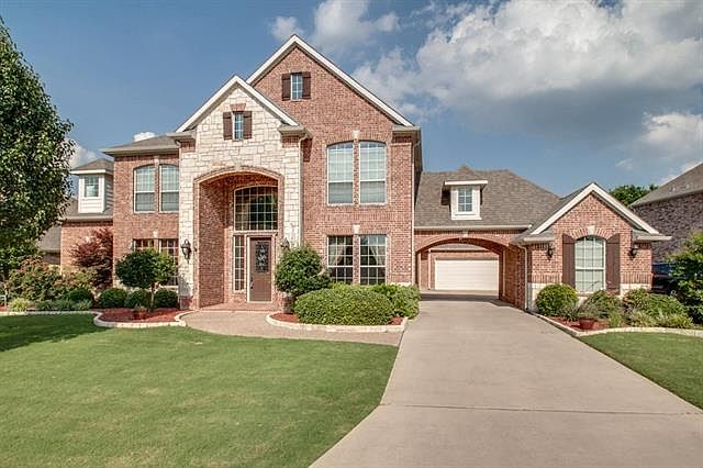 2nd image of 1011 Cahill Way