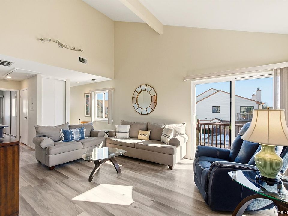 1st image of 11 Balsam Court #11