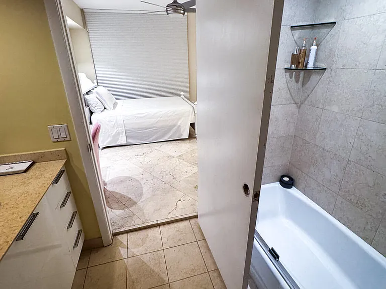 18911 Collins Ave #506 — Photo 42