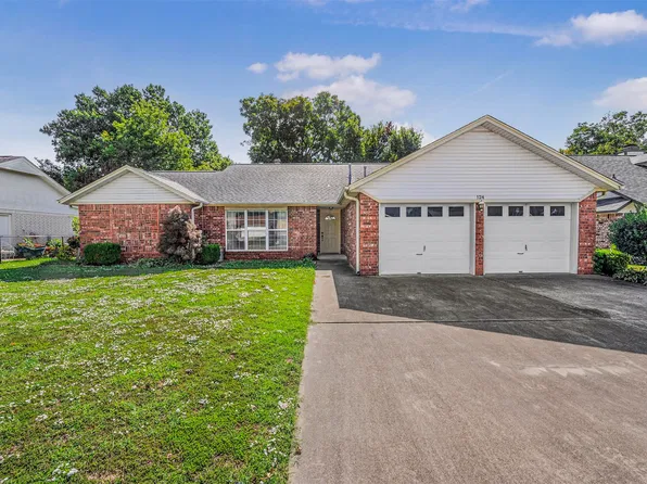 124 Magnolia St, Pryor, OK 74361