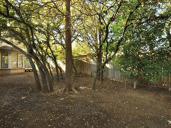 3rd image of 1507 Honeyweed St