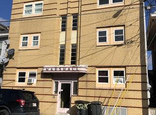 1402 Lee Street, Charleston, WV 25301