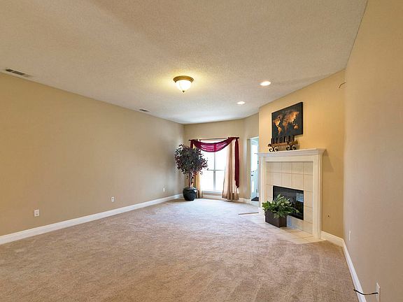 5th image of 11813 Summerhaven Cir