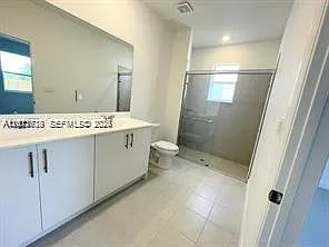 863 SE 26th Ter — Photo 18