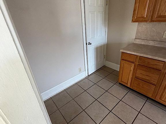 5th image of 624-626 S Haines Ave