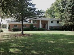 10530 Rawsonville Rd, Belleville, MI 48111