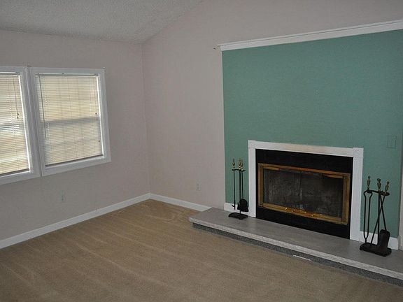 4th image of 1247 Washington Dr