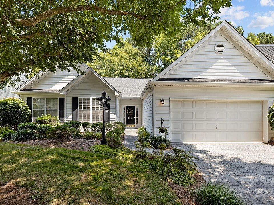 1st image of 1205 E Arrow Lake Ct