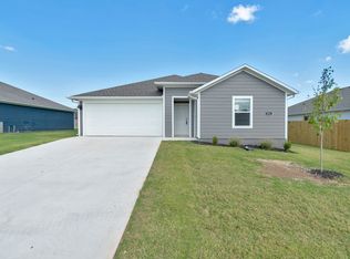 931 Rently St, Prairie Grove, AR 72753