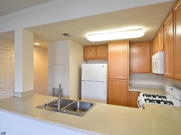 3rd image of 5201 Laguna Oaks Dr Unit 183