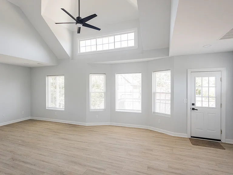 458 Hague St #2 — Photo 3