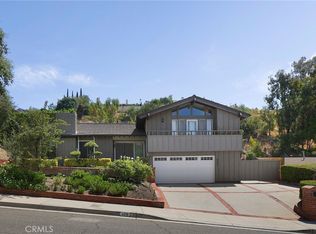 4250 Meadow Lark Dr, Calabasas, CA 91302