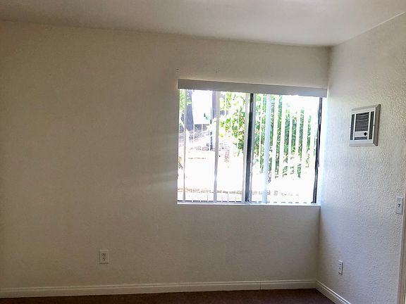 5th image of 8535 Graves Ave #117