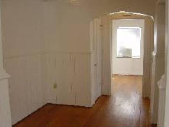 3rd image of 4042 Paxton Ave APT C