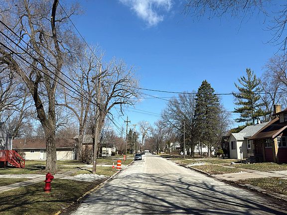 5th image of 15006 Perry Ave