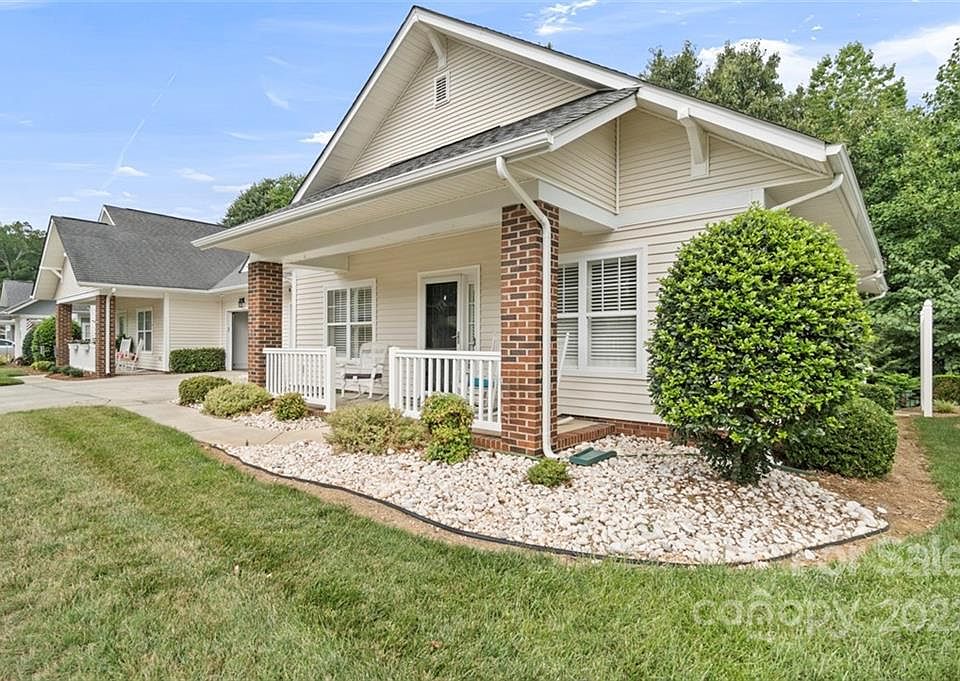 1st image of 2409 Granville Pl