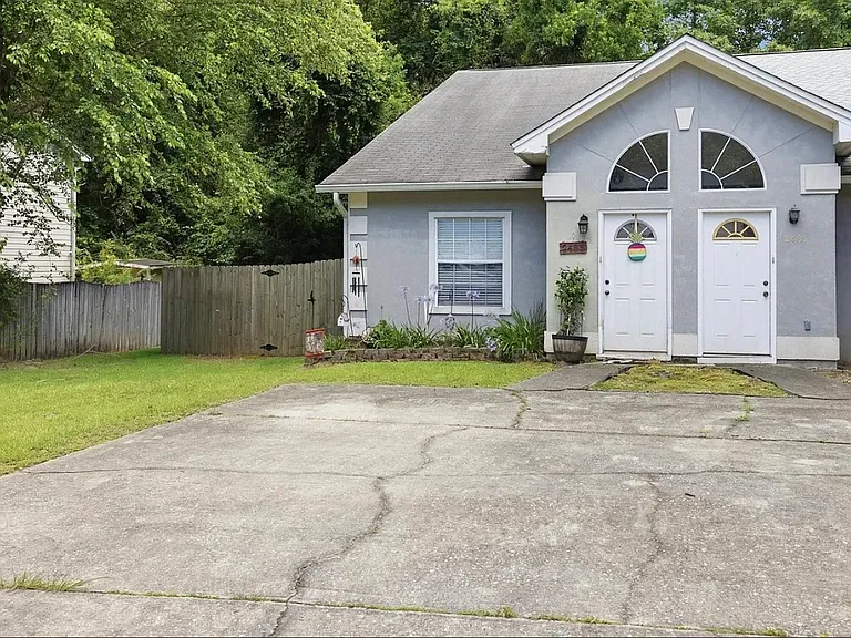 2485 Needle Palm Way — Photo 3