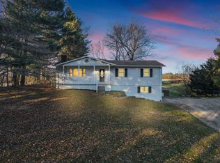 2212 Rainbow Dr NE, Lancaster, OH 43130