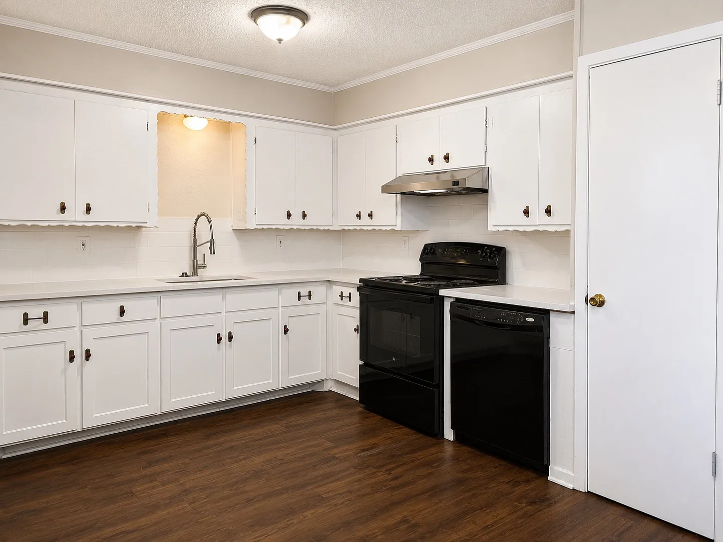 2 bed, 1.5 bath, 1121 sqft, $1,445 — Photo 4