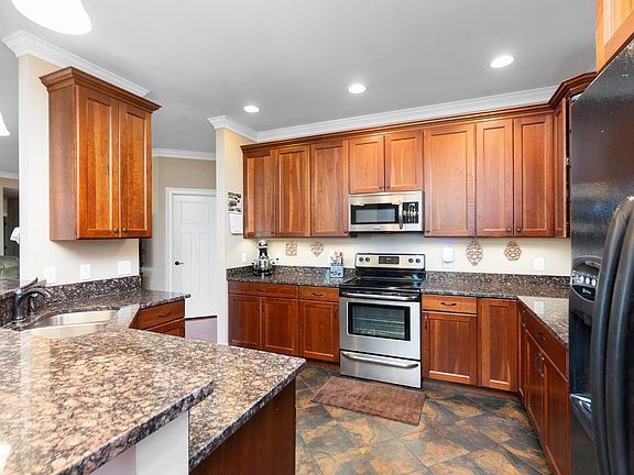 4th image of 67 Briar Creek Cir