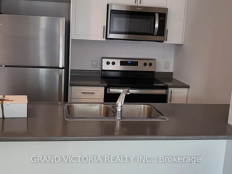 450 Dundas St E #424 — Photo 13