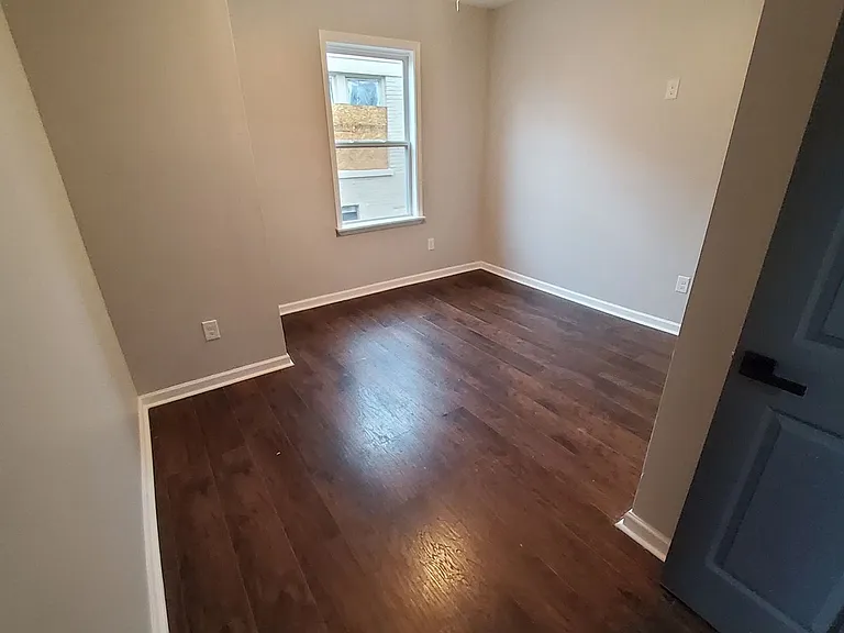 903 N Willett St — Photo 3