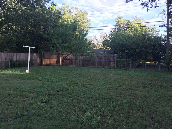 2nd image of 735 Clearwood Dr