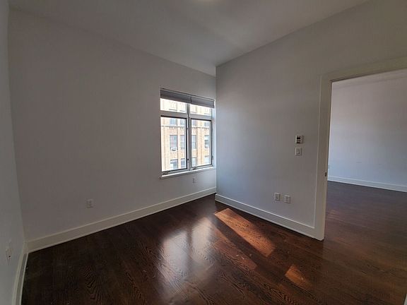 5th image of 68 Livingston St APT 6A