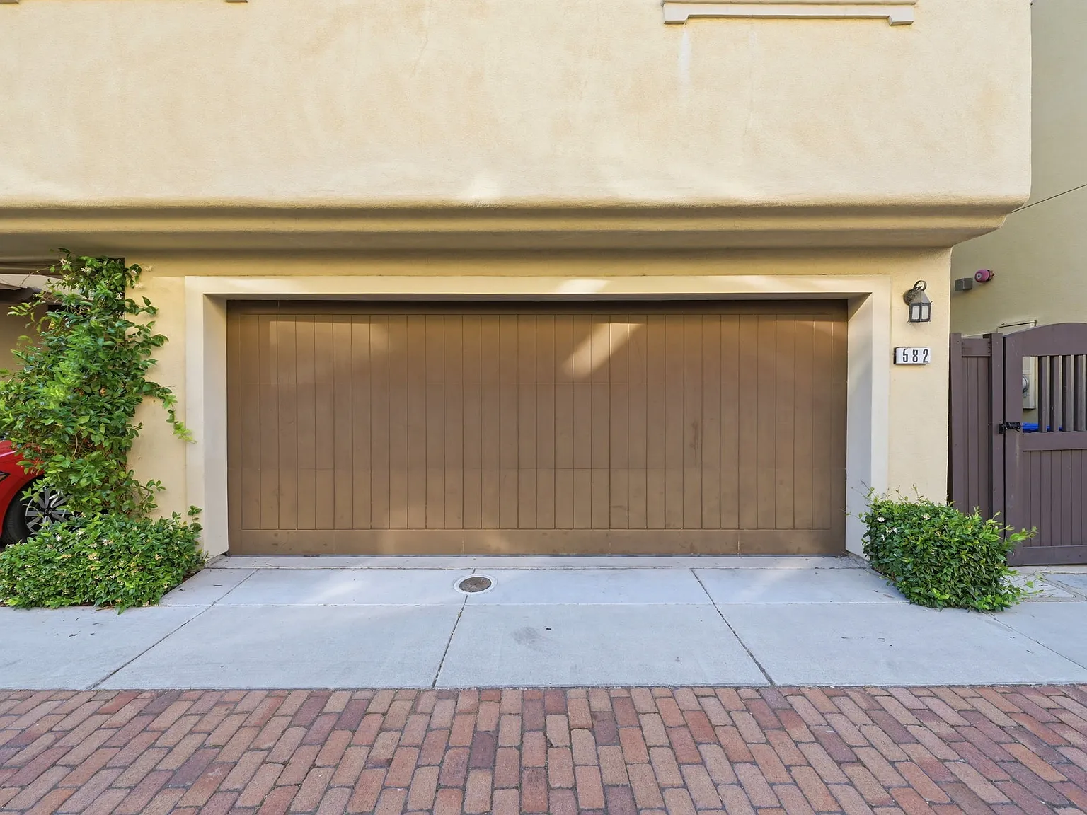 4 bed, 3.5 bath, 1911 sqft, $4,800 — Photo 1