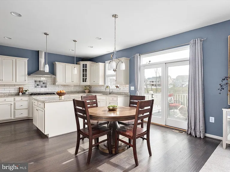126 Farmhouse Ct — Photo 37