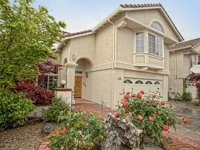 1st image of 208 Silverlake Dr