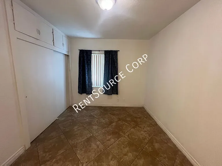 411 S 1st Ave #B — Photo 9