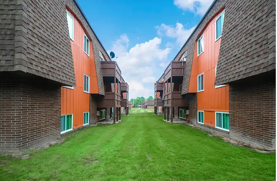 Building Photo - Chalet Apartments