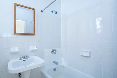 Rented by R New York