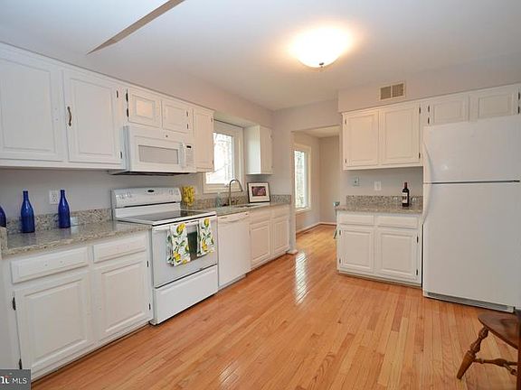 2nd image of 6017 Franconia Forest Ln
