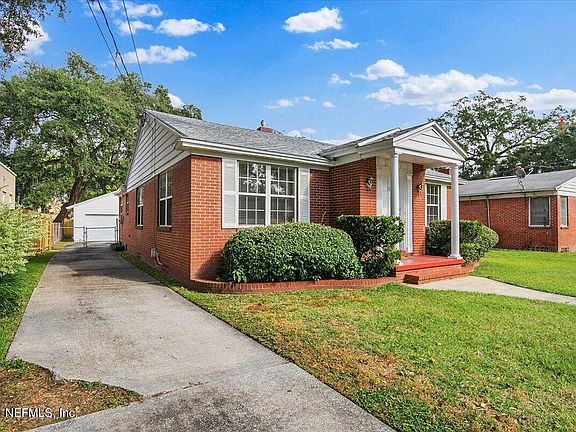 2nd image of 1439 Windsor Pl